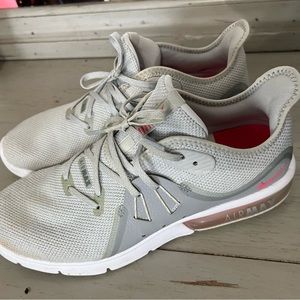 Women’s Nike air max